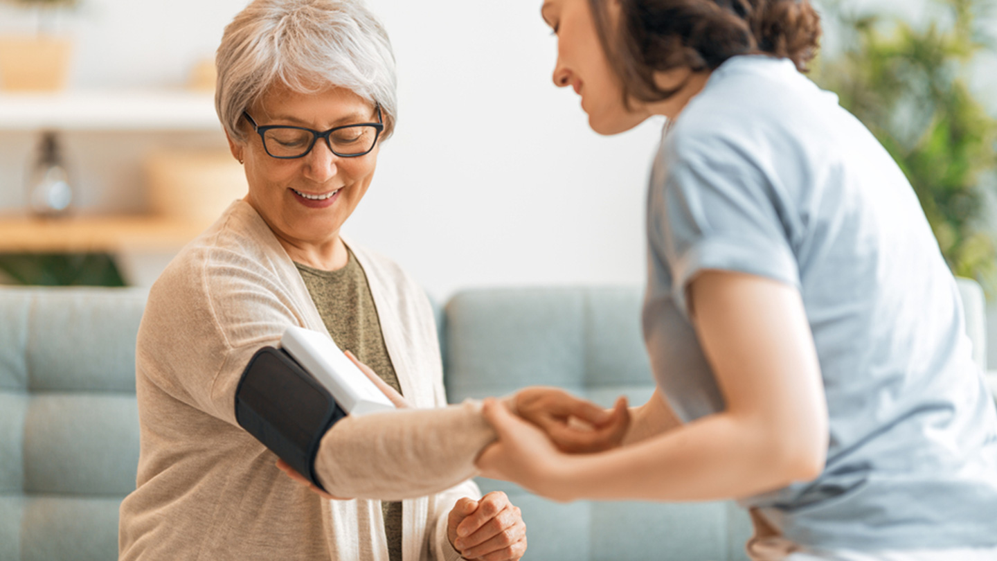 Exploring the Benefits of In-Home Care for Senior Loved Ones 